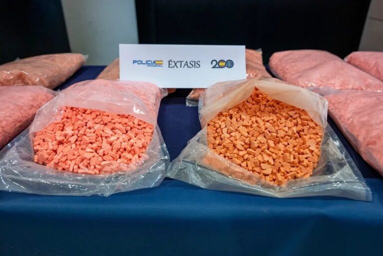 Las drogas sintéticas potentes y las nuevas mezclas son una amenaza creciente en Europa