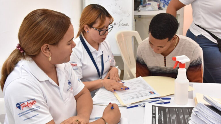 Ministerio de Trabajo invita a recepción de currículum para vacantes en España