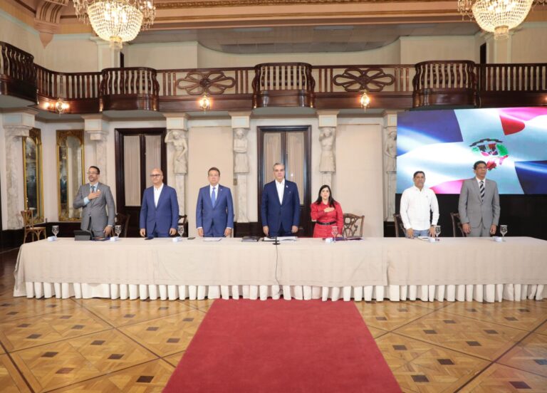 Presidente Abinader asegura que crecimiento de un 23%, de las exportaciones del país en últimos tres años, son los mejores de la historia exportadora de RD