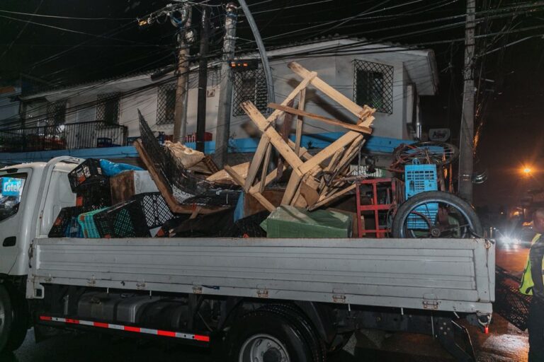 ADN recupera 977 metros lineales de acera en la José Martí tras operativo de Espacios Públicos