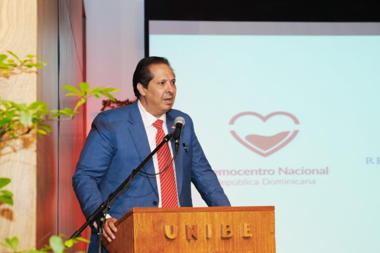 Ministro de Salud, Víctor Atallah: “La sangre es una necesidad nacional y estamos trabajando para solucionarlo”