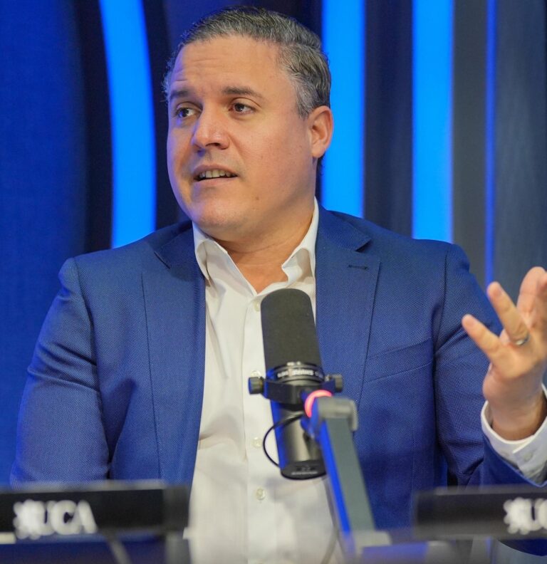 Jean Luis Rodríguez resalta puerto de Barahona se construye con fondos de la institución