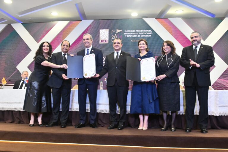 JCE entrega certificados de elección a ganadores de comicios del pasado 19 de mayo