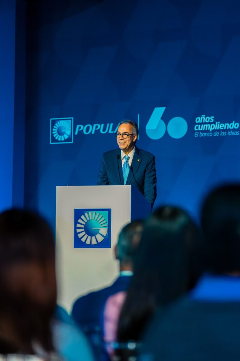 Popular ofrece charlas a solicitantes de becas Excelencia Popular