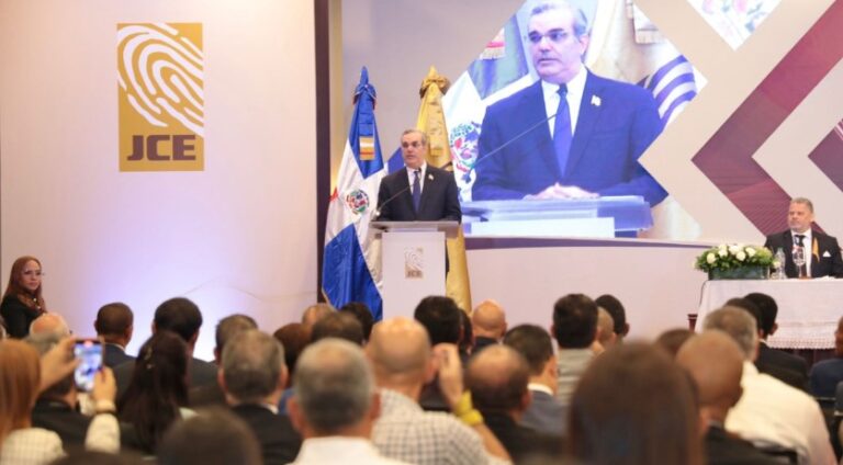 Presidente Abinader reafirma su compromiso para continuar impulsando las reformas que requiere el país y dejar un legado de fortalecimiento democrático