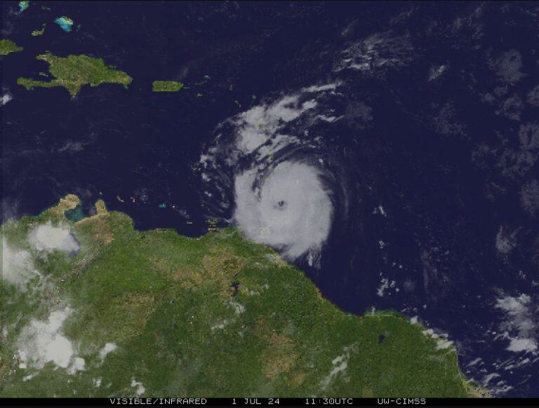 Onamet informa que  Beryl es un huracan categoría  3 sobre las antillas menores mantiene vigente las alerta