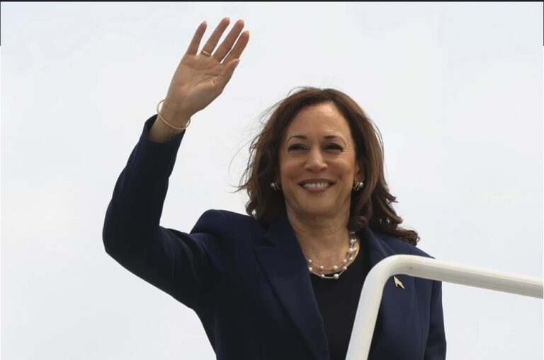 Harris hablará ante una histórica sororidad negra con la esperanza de atraer a las mujeres de color