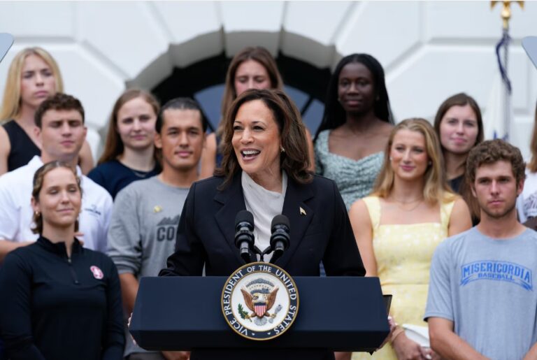 Kamala Harris se asegura la mayoría de delegados necesaria para su designación como candidata