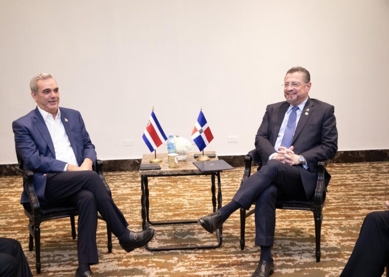 Presidente Abinader se reúne con nuevo presidente panameño, José Raúl Mulino Quintero