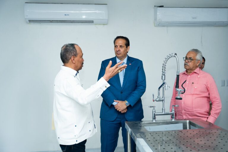 Ministro de Salud supervisa avances de los trabajos en el Instituto Nacional de Patología Forense; instruyó agilizar su entrega