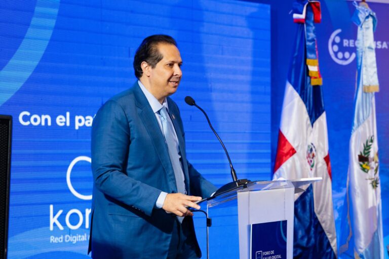 Ministro de Salud resalta avances en salud digital; asegura es “necesario y esencial” en el sistema sanitario