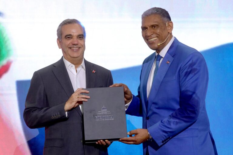 Presidente Abinader encabeza acto presentación memorias institucional del Ministerio de Interior y Policía