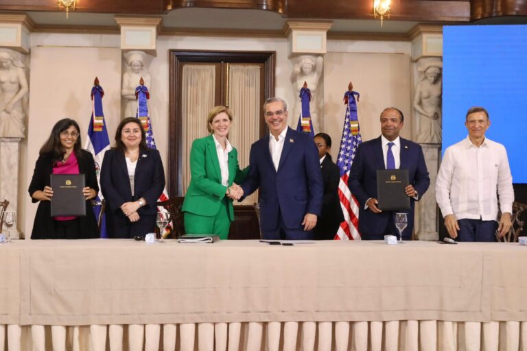 Atención mujeres empresarias, Banreservas y DFC dispondrá US$84 millones para prestarles