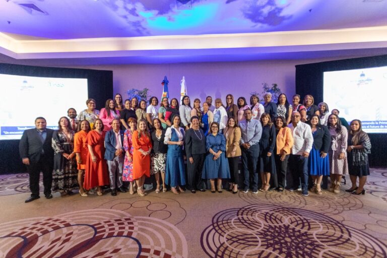 Directora del INAIPI encabeza encuentro con coordinadoras y analistas de los centros CAIPI