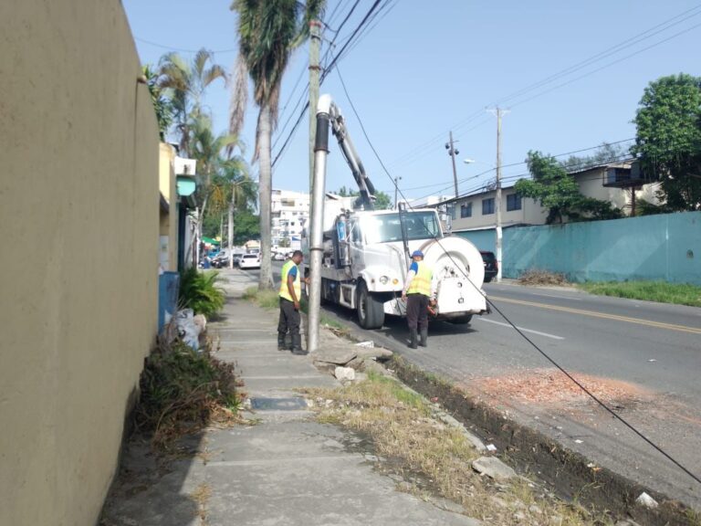 Alcaldía del DN intensifica operativos de limpieza por posibles efectos de tormenta