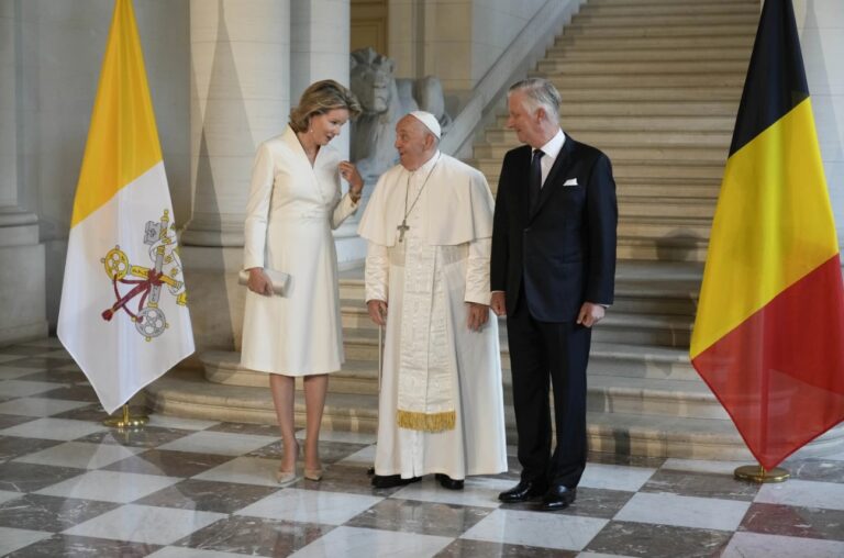 Primer ministro belga critica a papa por encubrimiento de abusos en la Iglesia en dura bienvenida