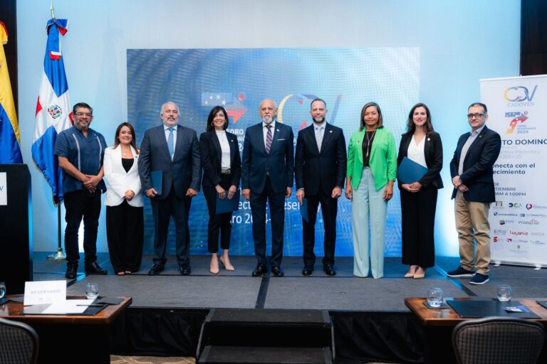Realizan foro empresarial «Economía en Perspectiva: Presente y Futuro 2024-25»