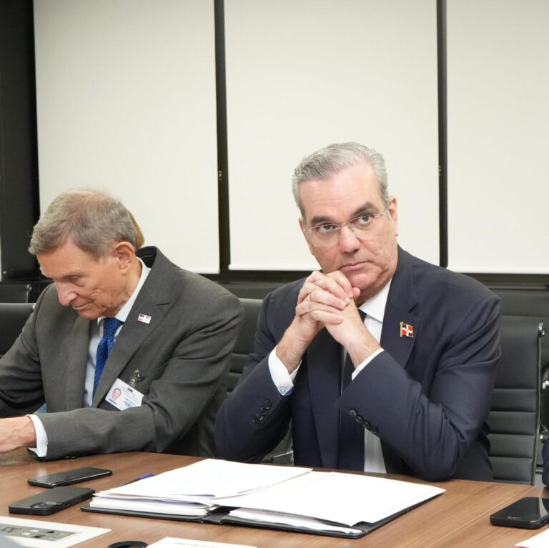 Presidente Abinader conversa con Foro Económico Mundial RD es elegida para implementar plataforma contra desechos plásticos