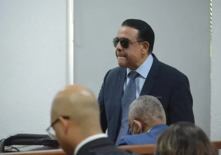 Empresa de Alexis Medina falsificó carta de exclusividad para suplir insumos médicos a Salud Pública, según exdirectora de Compras