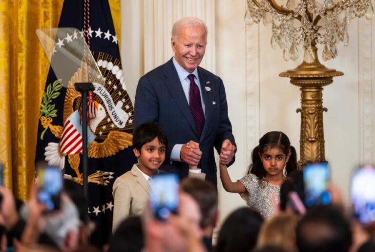 Joe Biden impulsa la candidatura de Kamala Harris en la recta final: “Es lista, dura, de fiar”