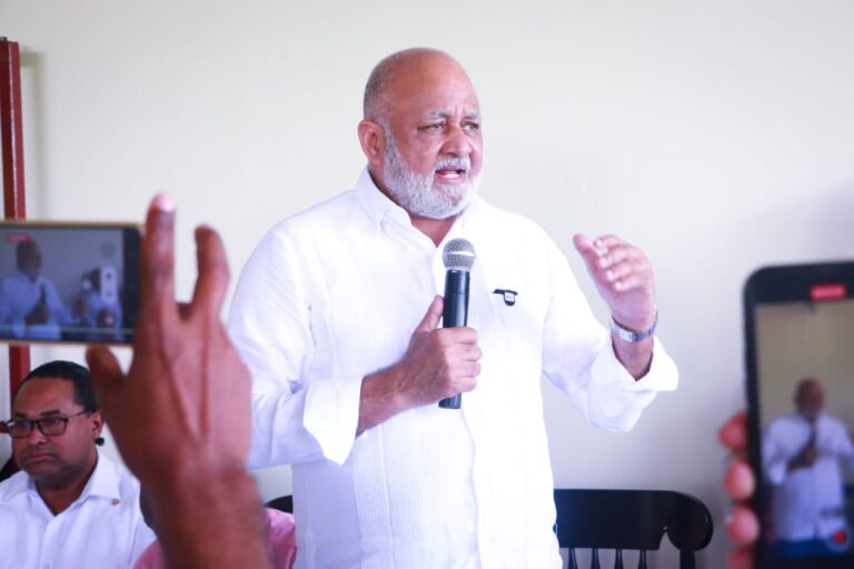 Roberto Fulcar llama a los perremeistas a cuidar su partido y proteger su gobierno.