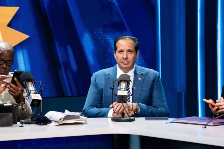 Víctor Atallah: “Un peso invertido en Atención Primaria reduce en 67% las enfermedades y el gasto en salud”