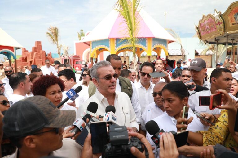 Presidente Abinader insta a que siga el diálogo y el consenso en proyecto de reforma fiscal