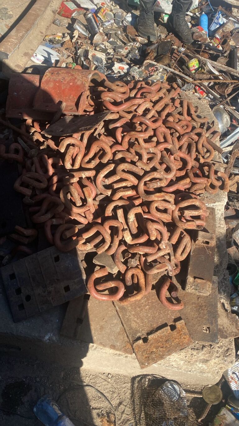 DICRIM captura a dos hombres y recupera piezas robadas de hierro y acero