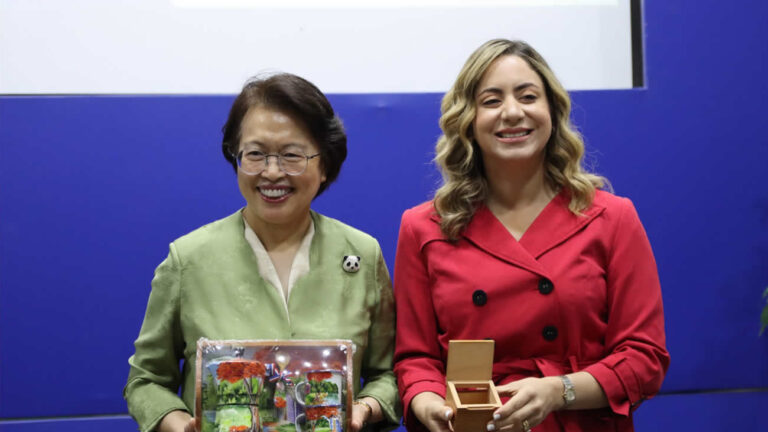 Supérate presenta logros en inclusión social y económica a representantes de la República Popular China