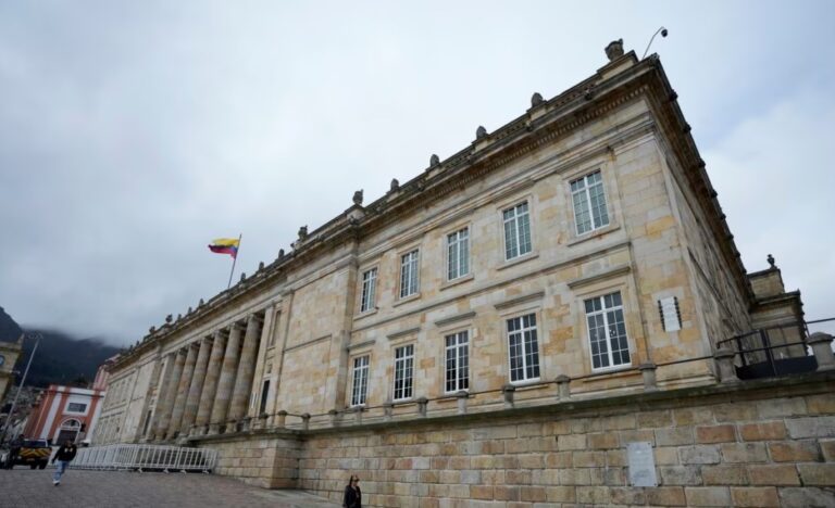 Congreso de Colombia aprueba la eliminación del matrimonio infantil