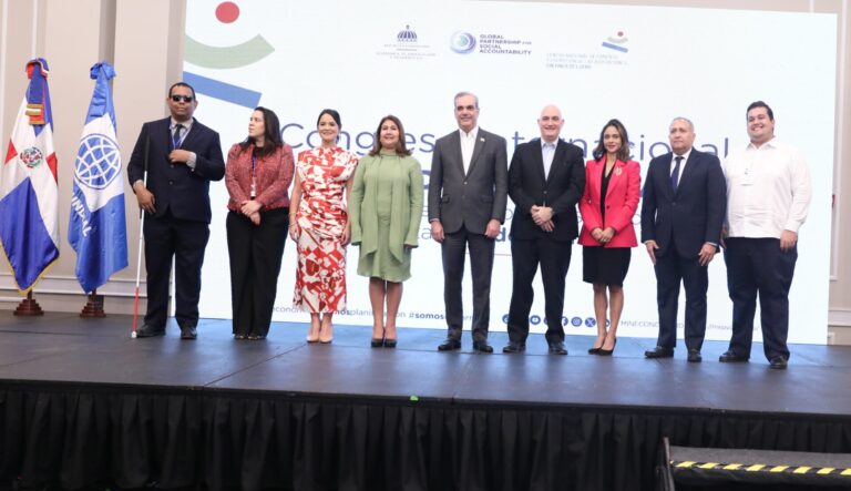 Presidente Abinader afirma el cargo público más importante es el del ciudadano