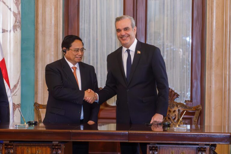 Gobierno dominicano firma acuerdos con Vietnam para fortalecer promoción del comercio, cooperación técnica e intercambios académicos y profesionales