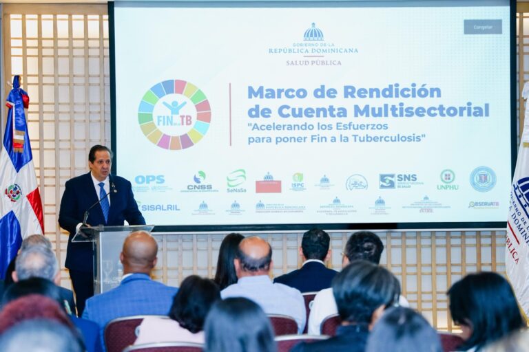 Ministro de Salud, Víctor Atallah firma acuerdo con 17 instituciones en busca de poner fin de la tuberculosis en el país