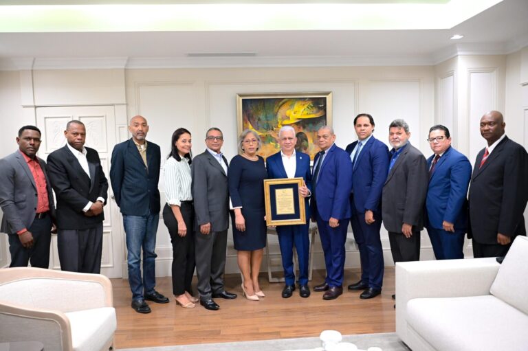Presidente del Senado recibe reconocimiento al mérito por parte de la Fundación Enlace Frontera Para el Desarrollo