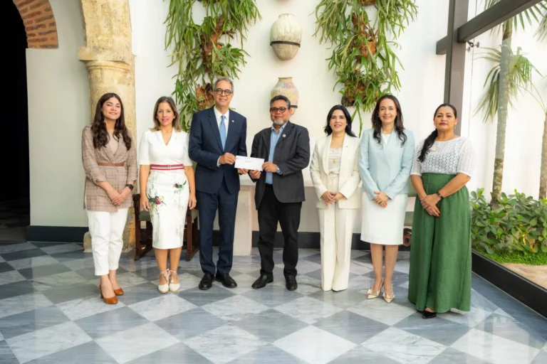 Banco Popular contribuye al Museo de Historia y Tradiciones De Santiago