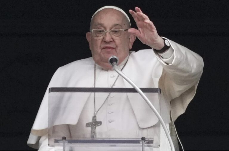 El papa Francisco tacha de “vergüenza” los planes de deportación masiva de Trump