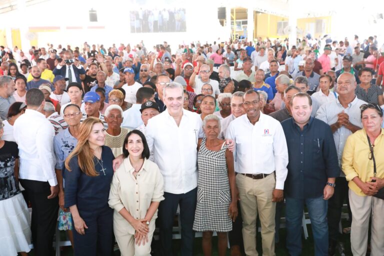 Gobierno lanza proyecto de titulación en el norte del Distrito Nacional, beneficiando a más de 30,000 personas