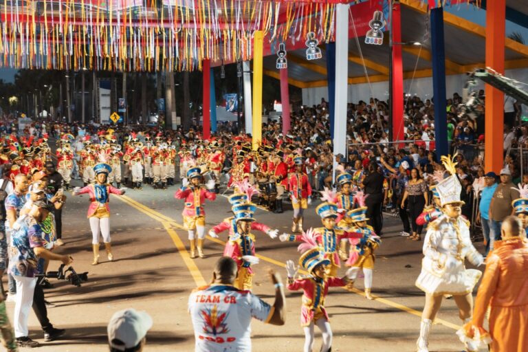 Alcaldía celebra exitosa y ordenada edición del Carnaval del Distrito Nacional 2025