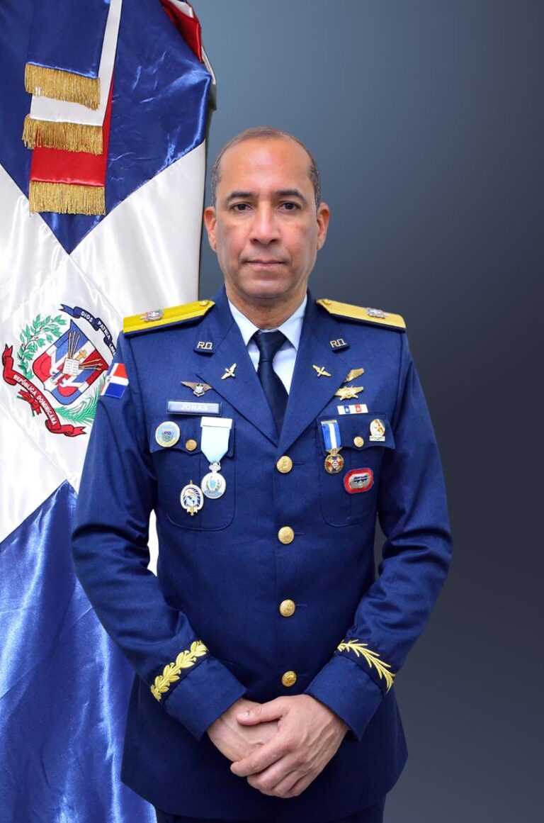 Ministro de Defensa designa al general de brigada piloto Jonás Reynoso Barrera como director ejecutivo de la Dirección Nacional Antiterrorista