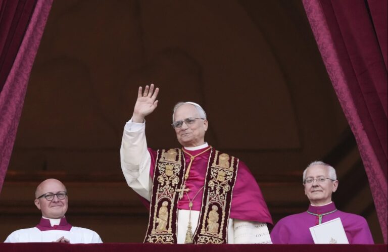 Cardenal estadounidense Robert Prevost es el nuevo papa; tomará el nombre de León XIV