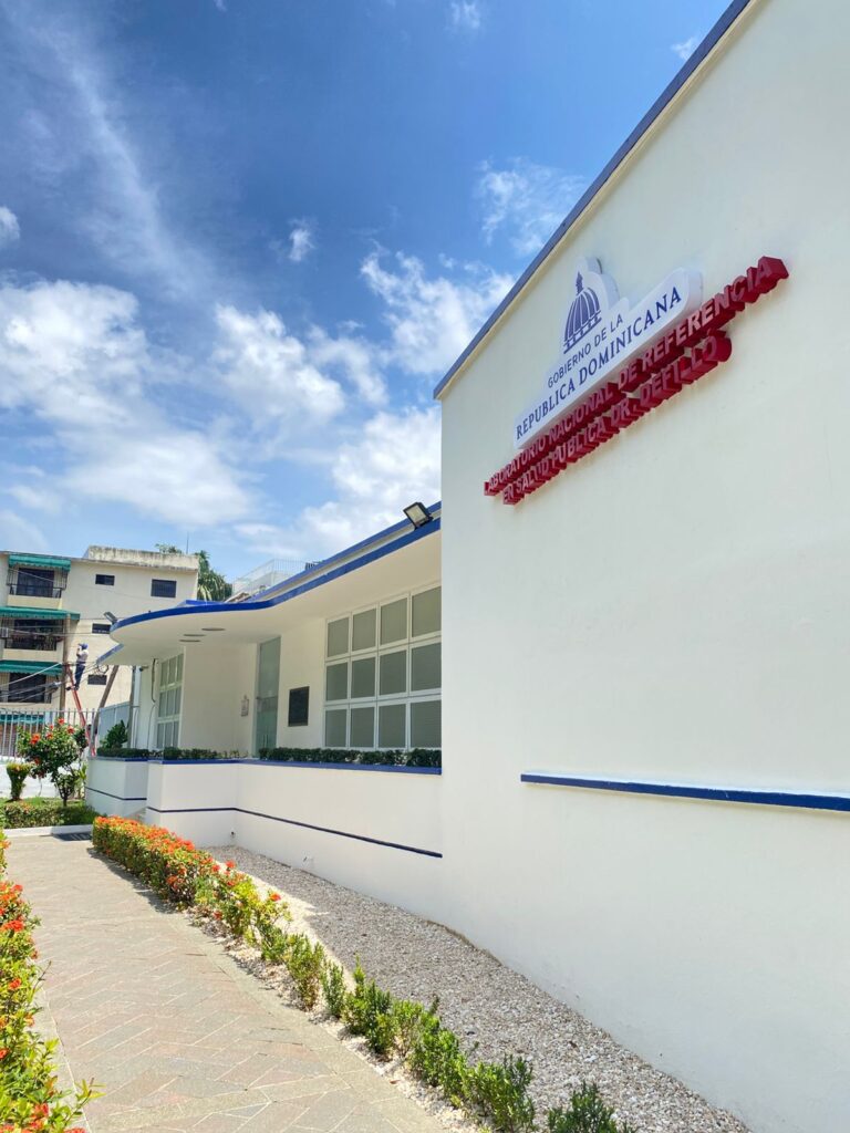 Laboratorio Nacional Doctor Defilló logra acreditación internacional bajo la norma ISO 15189