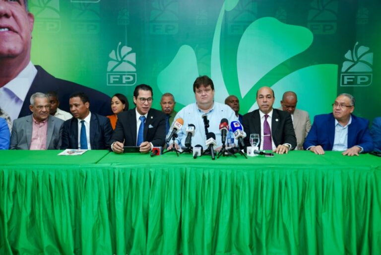 FP denuncia el Gobierno del PRM gasta casi 4 mil millones en pensiones especiales sin justificación