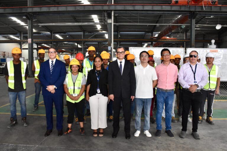 Ministerio de Trabajo autoriza reinicio de labores en dos empresas de la carretera Mella, en Guerra