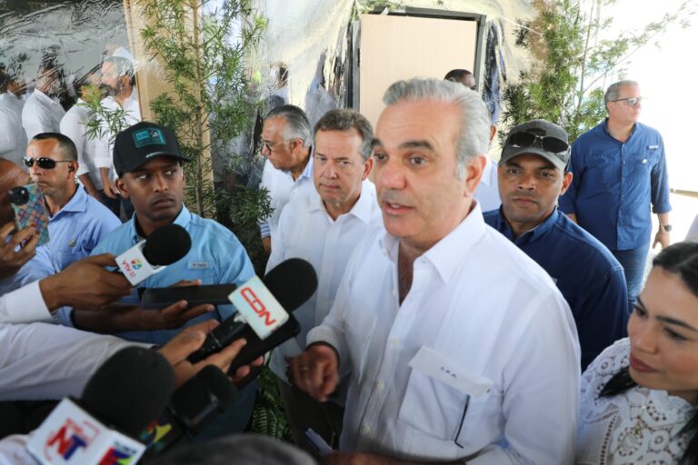 Presidente Abinader advierte que funcionarios no podrán hacer campaña o tendrán que renunciar