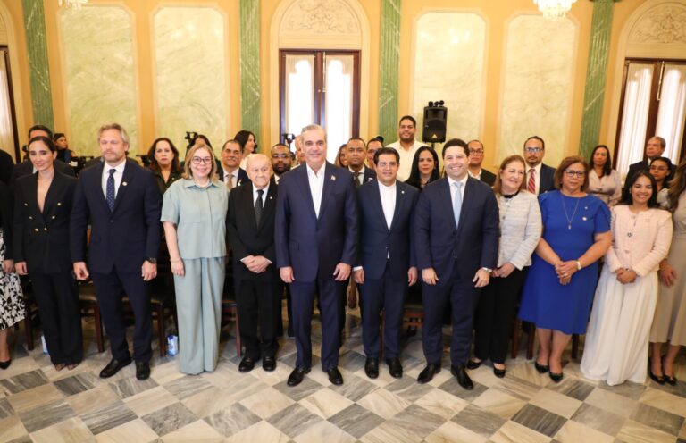 Presidente Abinader juramenta Comité Científico del HUB de Innovación Punta Bergantín que impulsará el desarrollo nacional