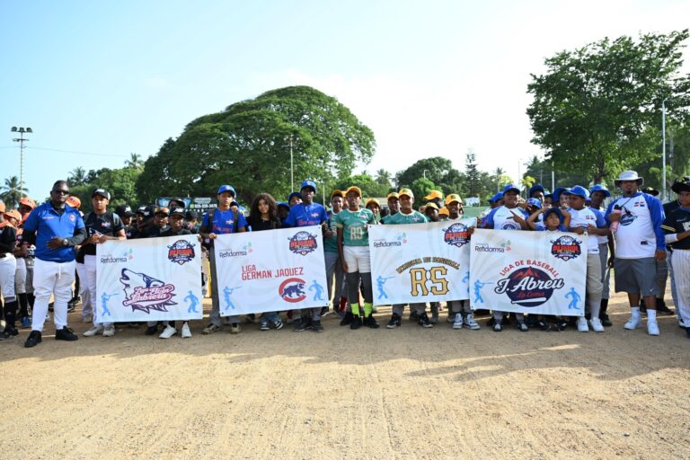 Inician la Cuarta Copa Infantil de Béisbol “Fundación Refidomsa” en Haina con la participación de 21 equipos