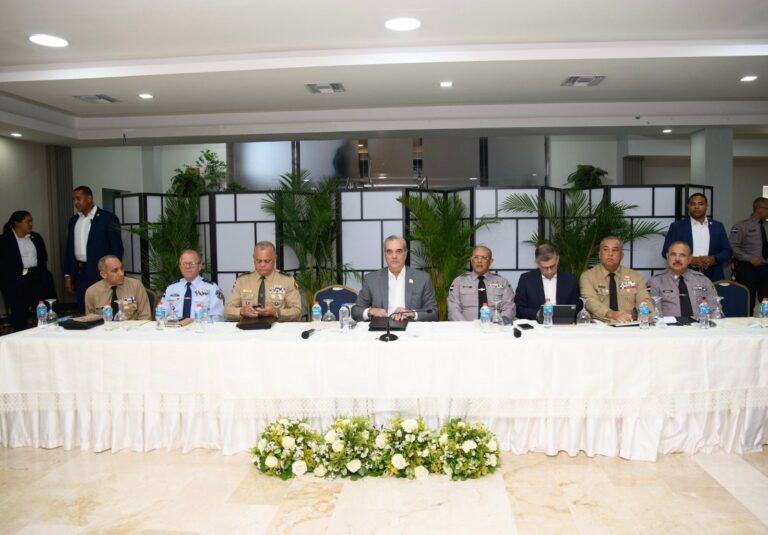 Presidente Abinader encabeza reunión seguimiento al Plan de Seguridad Ciudadana