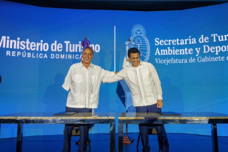 RD y Argentina firman acuerdo para fortalecer intercambio turístico