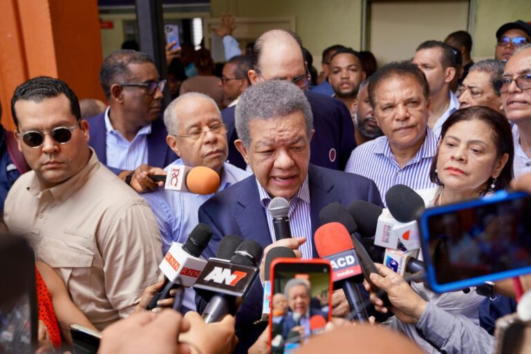 Elecciones internas de la Fuerza del Pueblo registran participación masiva; Leonel la define como “demostración contundente”