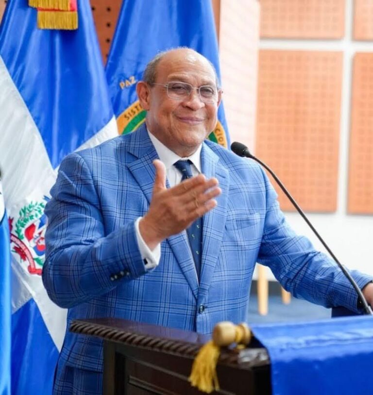 Santos Badía representará al presidente en apertura del año escolar 2025-2026 en Salcedo